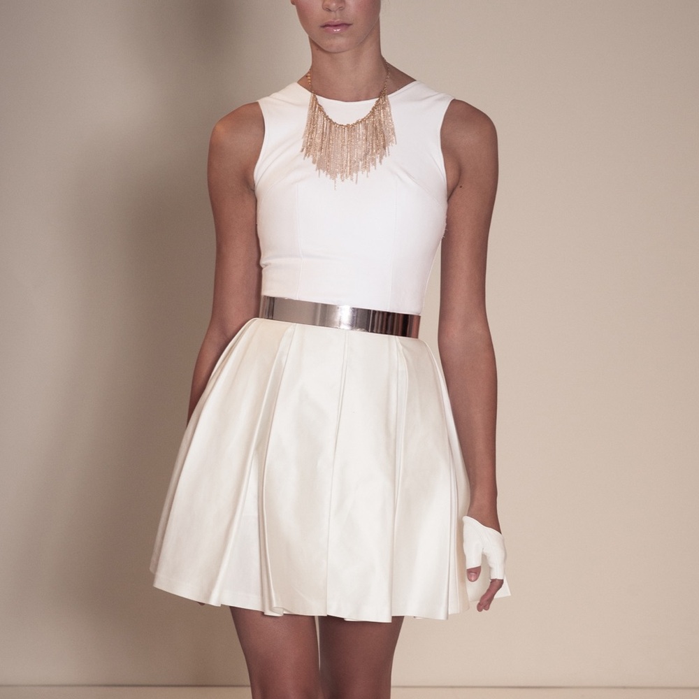 Della Giovanna Off-White Pleated Mini Skirt 24” Waist